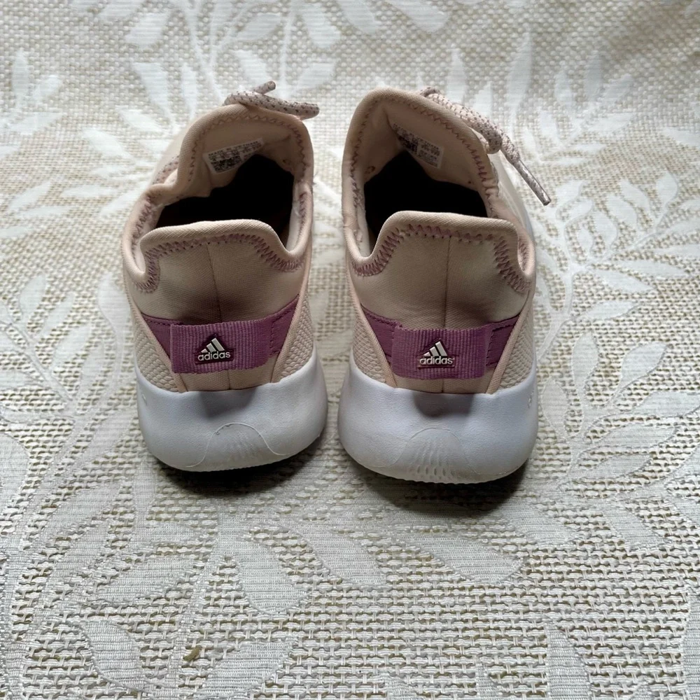 Adidas Girls Kids youth Cloudfoam sneaker size 4